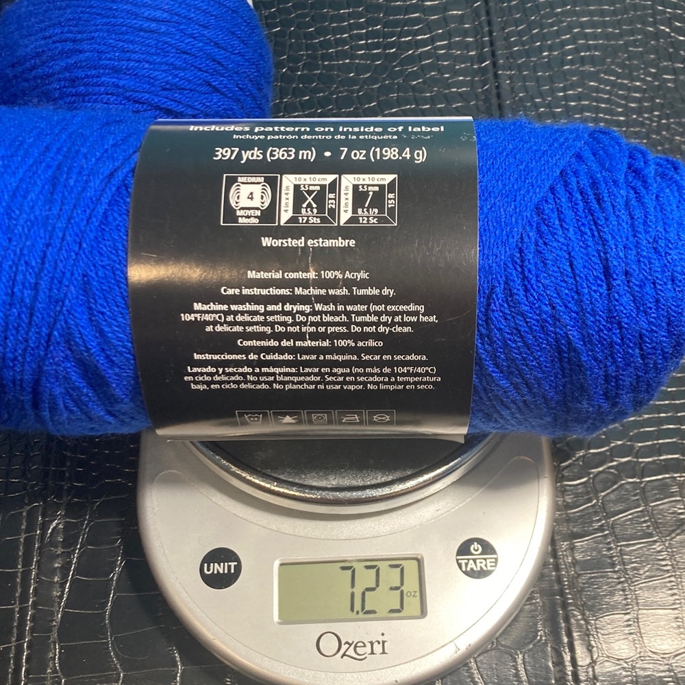 3 NWT (1191 yards total) Mainstays 100% Acrylic Vibrant Blue Yarn Medium Worsted - Picture 3 of 6